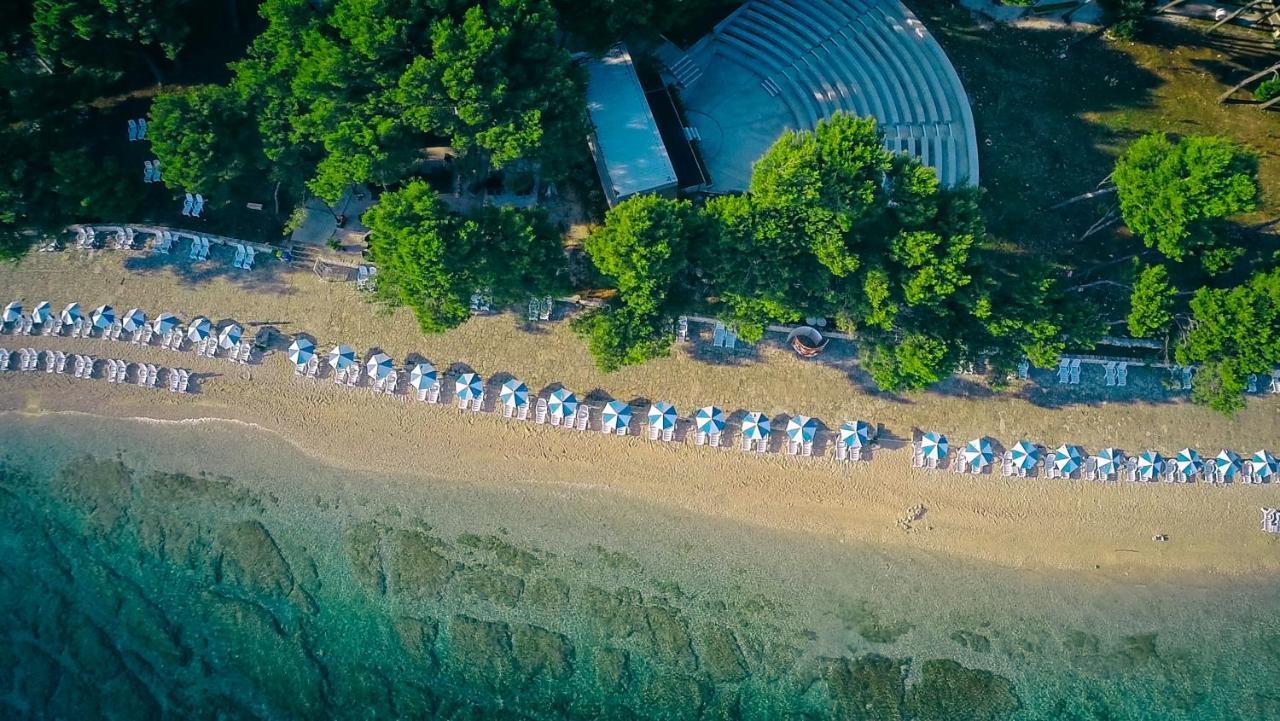 Waterman Svpetrvs Resort Supetar Bagian luar foto